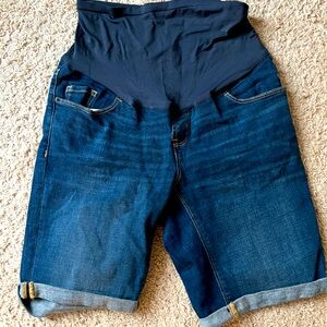 Old navy maternity shorts